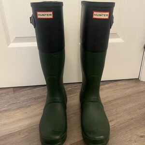 Hunter Boots Green and Navy blue size 7W